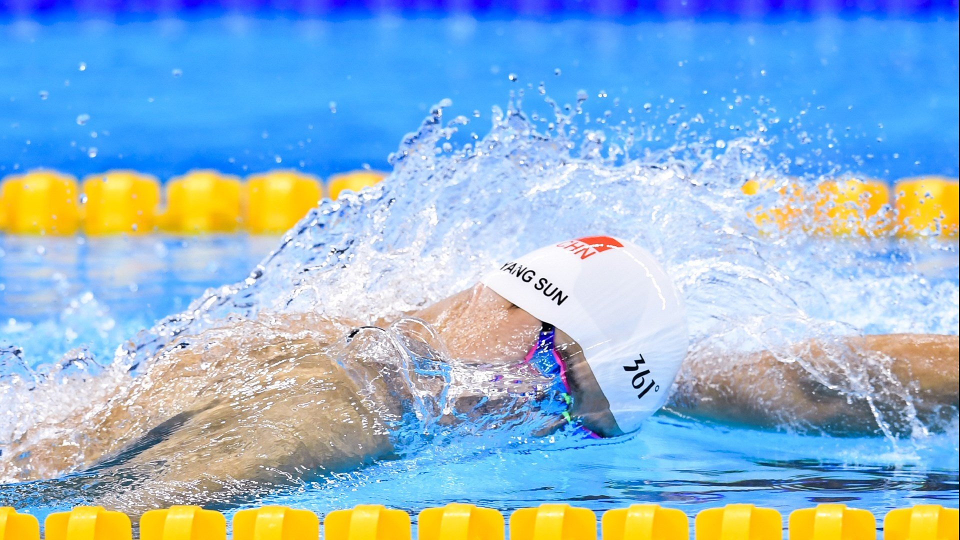 魔术加时险胜火箭,锡安·威廉姆森加冕关键先生