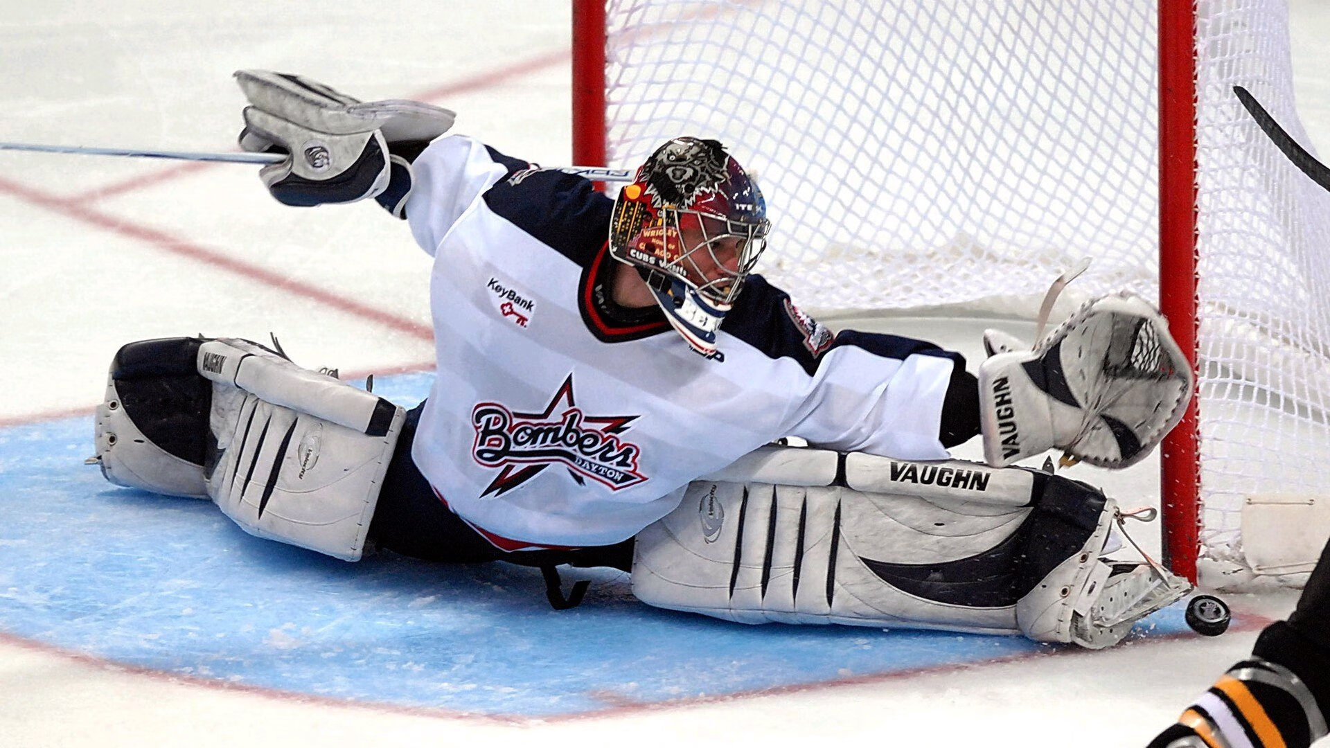 库尔图瓦扛起全队,加拿大带走勒沃库森,一场跨越足球世界的奇妙联动