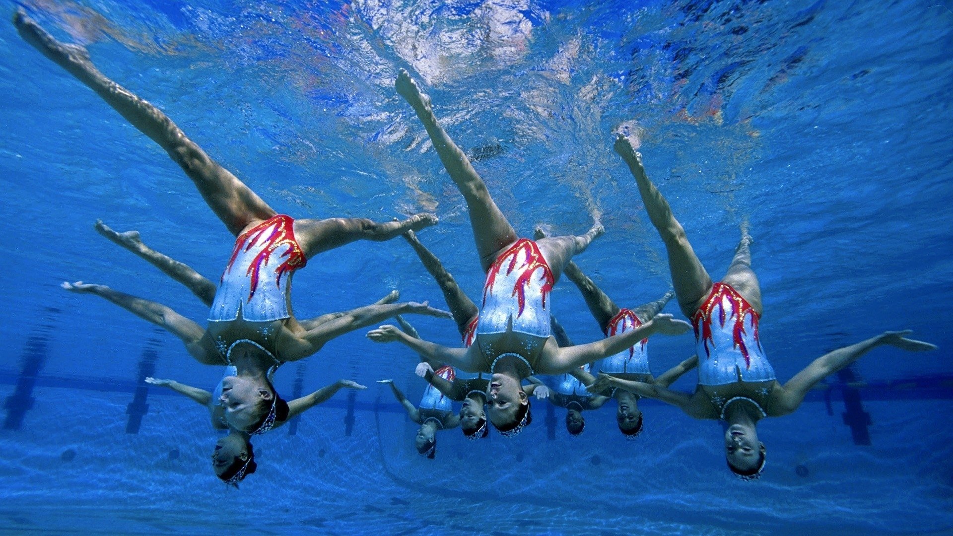 绝杀时刻,塞恩斯以火焰之姿,撕裂红牛不败神话